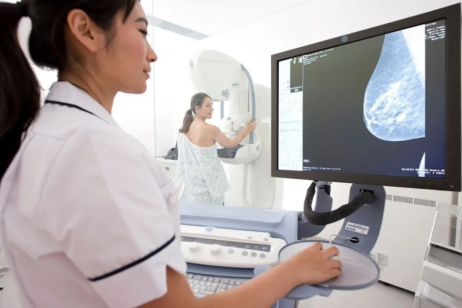 Khám sàng lọc ung thư vú giúp tăng khả năng chữa khỏi lên đến 90%