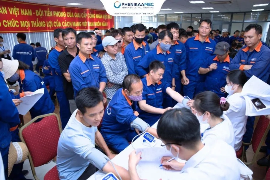Tổ chức khám cho nhân viên giúp doanh nghiệp chủ động theo dõi sức khỏe người lao động 