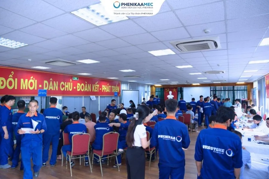 Tập đoàn Phenikaa tổ chức khám cho người lao động
