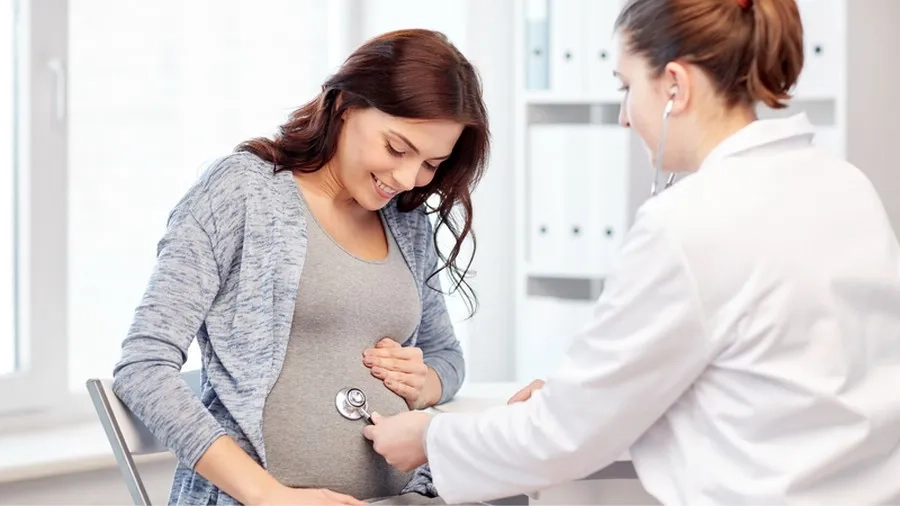 Chủ động thăm khám thường xuyên khi bị thiểu ối là điều rất quan trọng