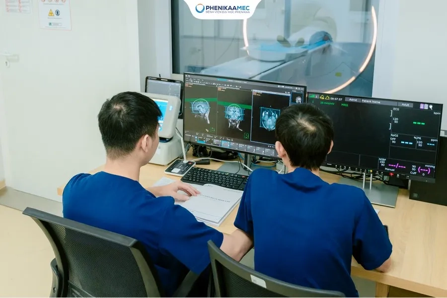 Kết quả chụp MRI sẽ được bác sĩ chuyên khoa đọc và tư vấn cho người bệnh 