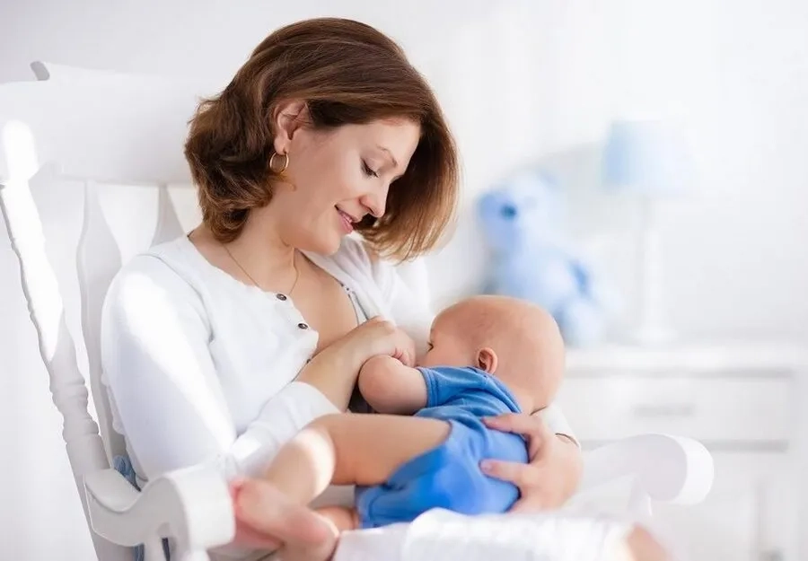 Mang thai khi cho con bú có thể làm thay đổi lượng hoặc mùi vị sữa