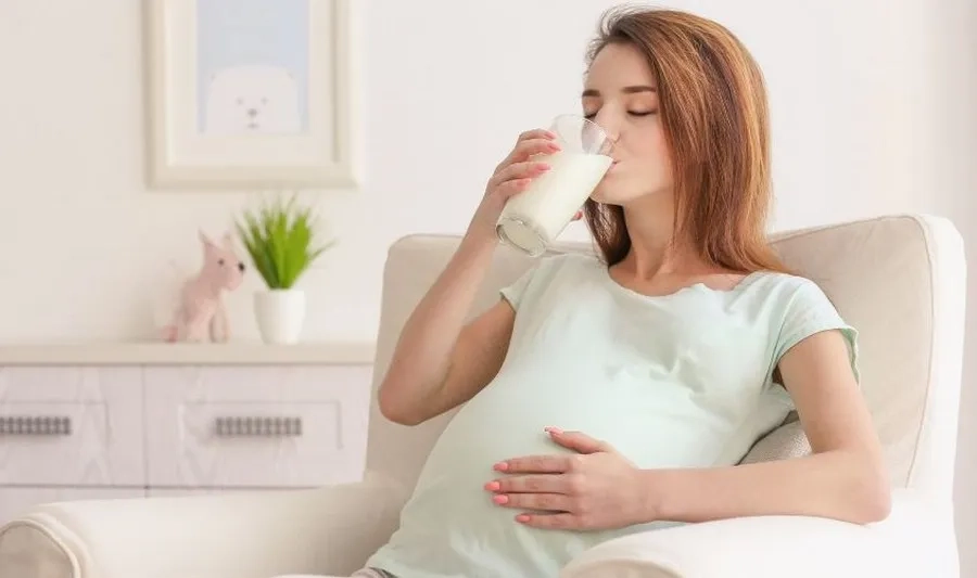 Uống sữa bầu giúp cân bằng dinh dưỡng, cung cấp khoáng chất nuôi dưỡng thai nhi