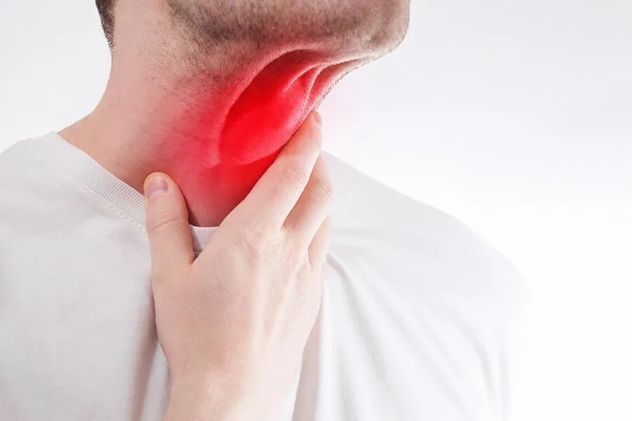 Khó nuốt, đau họng, ợ nóng,... có thể là biểu hiện của co thắt tâm vị thường nhầm lẫn với bệnh lý trào ngược dạ dày - thực quản