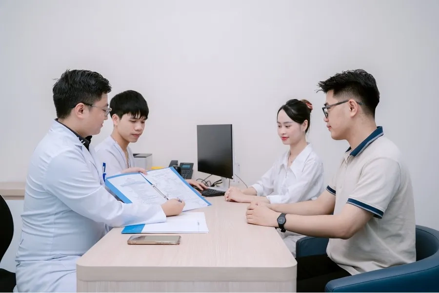 Kết quả thăm khám được bác sĩ chuyên khoa tư vấn cho các cặp đôi