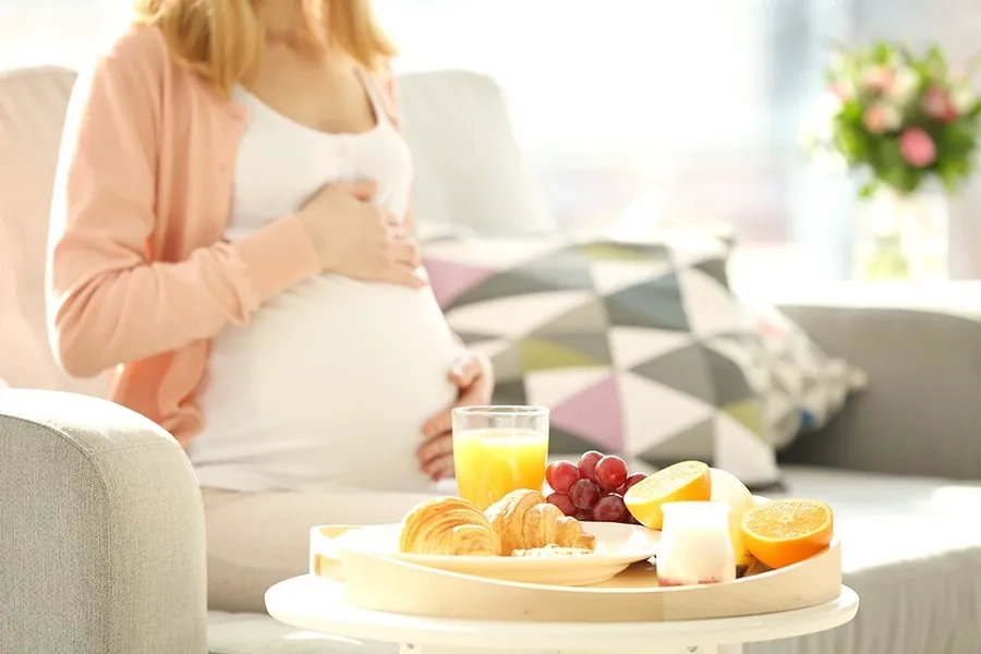 Chế độ ăn uống lành mạnh giúp thai nhi phát triển