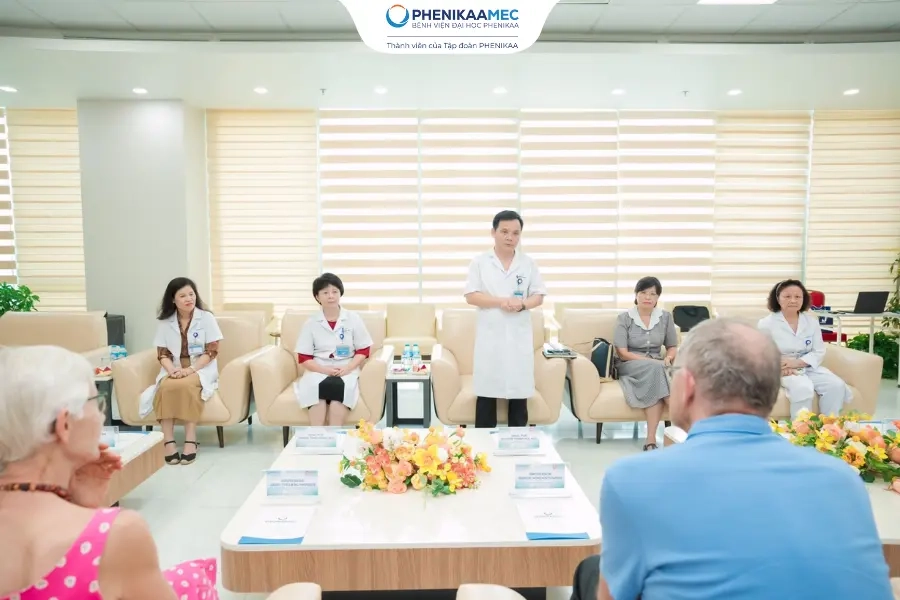 PhenikaaMec làm việc với Chủ tịch Hội xơ vữa động mạch châu Âu, định hướng xây dựng Trung tâm Xơ vữa động mạch chuyên sâu