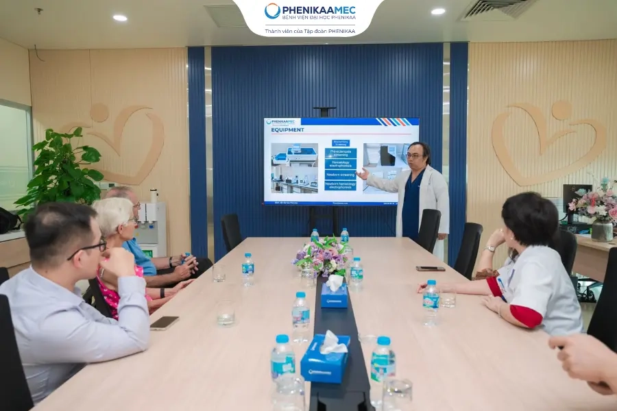 PhenikaaMec làm việc với Chủ tịch Hội xơ vữa động mạch châu Âu, định hướng xây dựng Trung tâm Xơ vữa động mạch chuyên sâu