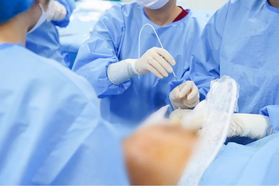 Nội soi buồng ối đốt dây rốn bằng laser được thực hiện bởi các bác sĩ chuyên khoa giàu kinh nghiệm