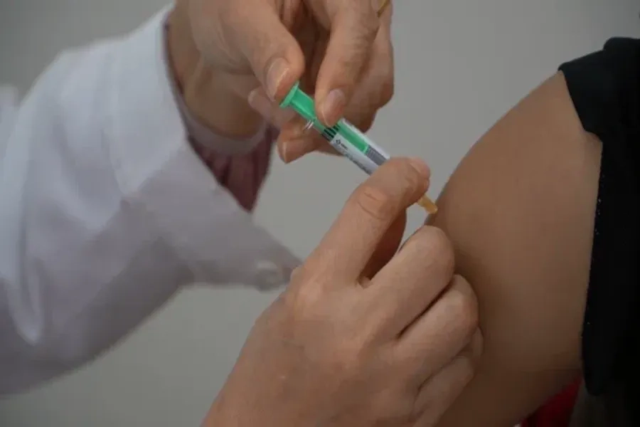 Người dưới 46 tuổi, người đã quan hệ tình dục, thậm chí đã nhiễm HPV vẫn có thể tiêm vắc xin