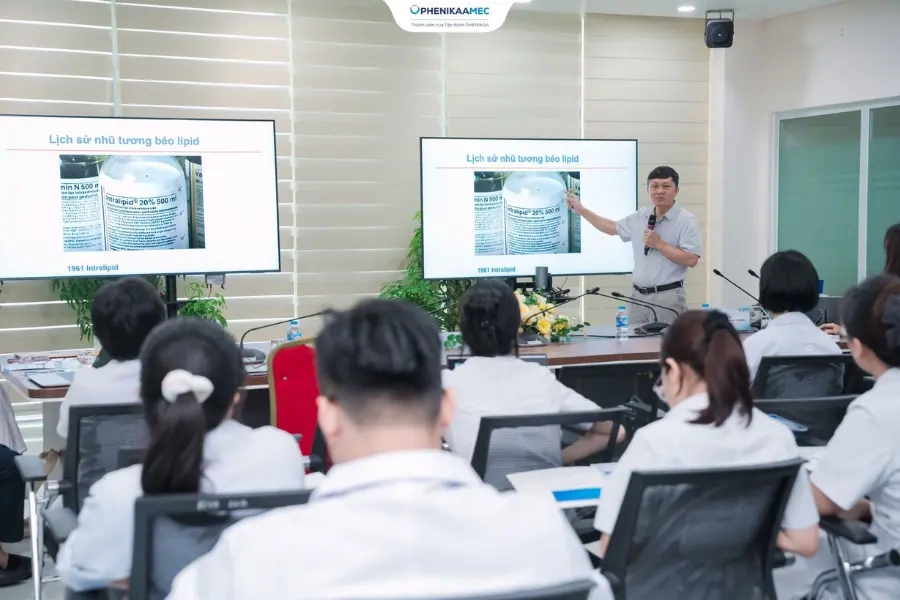 PhenikaaMec tổ chức Hội thảo khoa học cập nhật giải pháp tối ưu hóa dinh dưỡng tĩnh mạch cho bệnh nhân nặng và bệnh nhân ung bướu