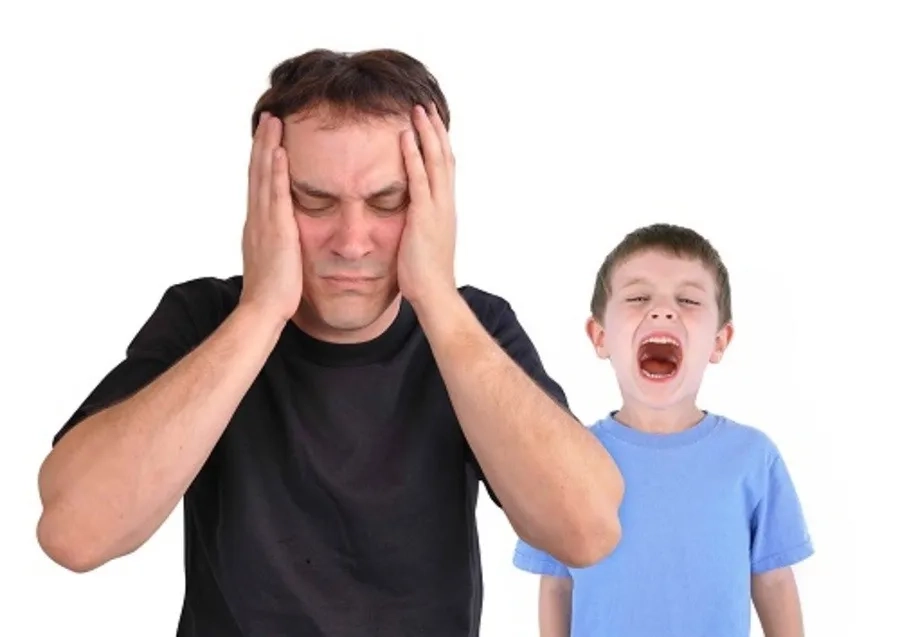 Trẻ dễ cáu gắt, bùng nổ cảm xúc và khó kiểm soát hành vi