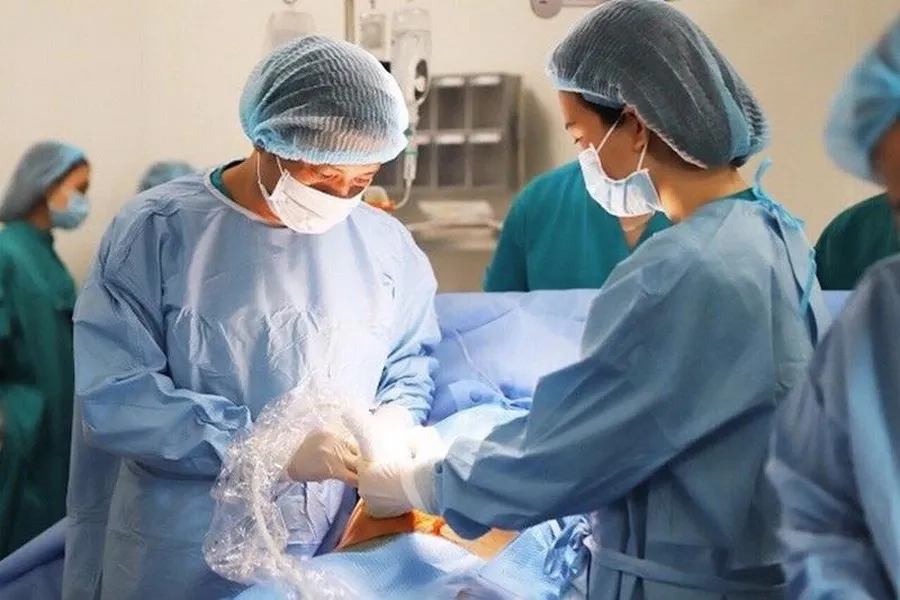 Chi phí thực hiện thủ thuật hiện nay tại Bệnh viện Đại học Phenikaa là 6 triệu đồng một lần. Mức giá này chưa bao gồm thuốc và giường điều trị.