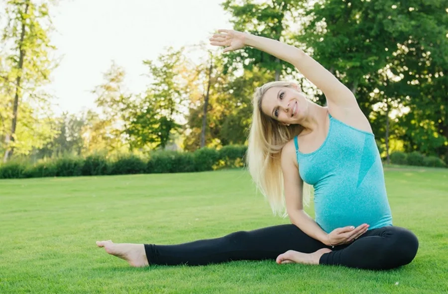 Vận động nhẹ nhàng giúp cải thiện tuần hoàn máu, hỗ trợ tăng nước ối hiệu quả