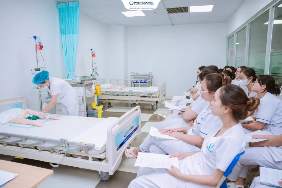 PhenikaaMec triển khai chương trình đào tạo tiền thực tập cho sinh viên Điều dưỡng Trường Y - Dược Phenikaa
