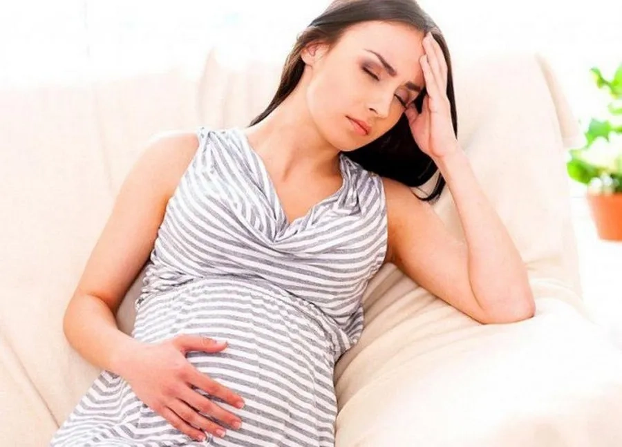 Nội tiết tố thay đổi là một trong những nguyên nhân chính khiến mẹ bầu đi tiểu nhiều