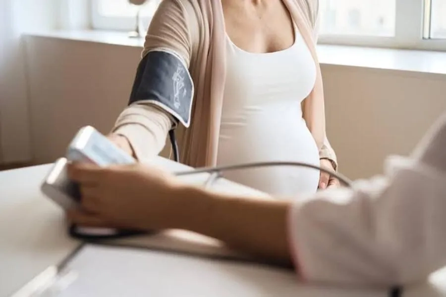 Tiền sản giật thường xuất hiện sau tuần 20 và có thể ảnh hưởng đến nhiều cơ quan của mẹ