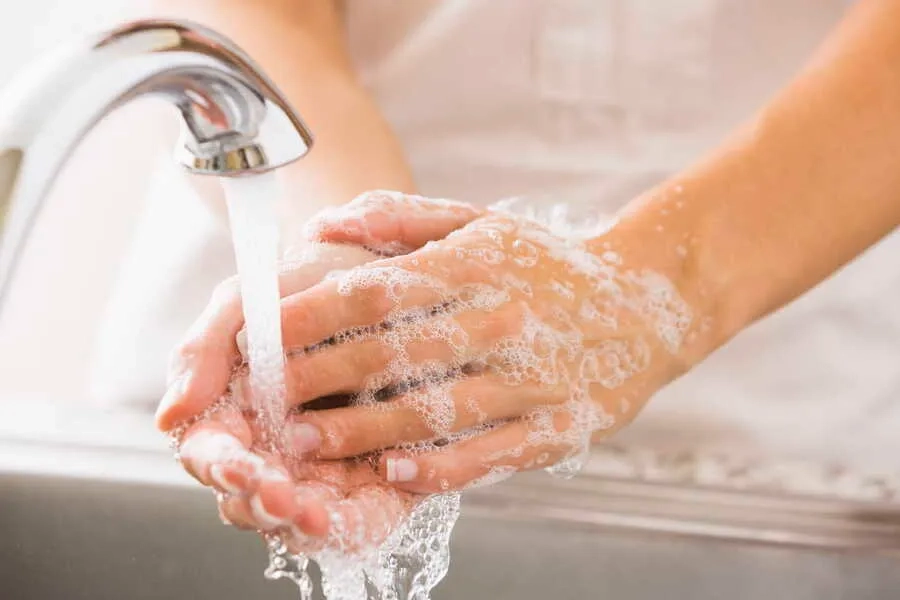 Rửa tay đúng cách giúp hạn chế mầm bệnh xâm nhập đường hô hấp