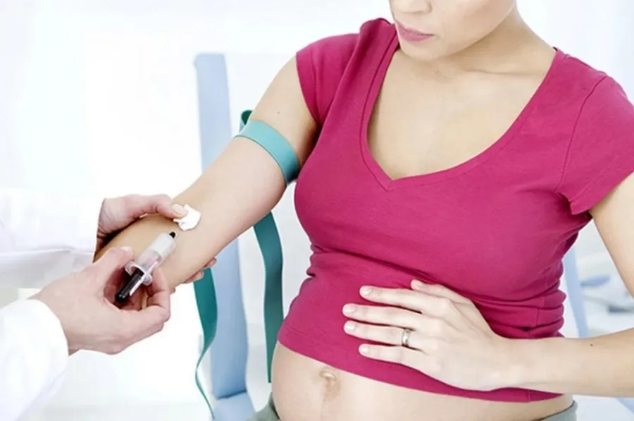 Xét nghiệm máu cung cấp thông tin quan trọng về mức độ viêm và tình trạng nhiễm trùng