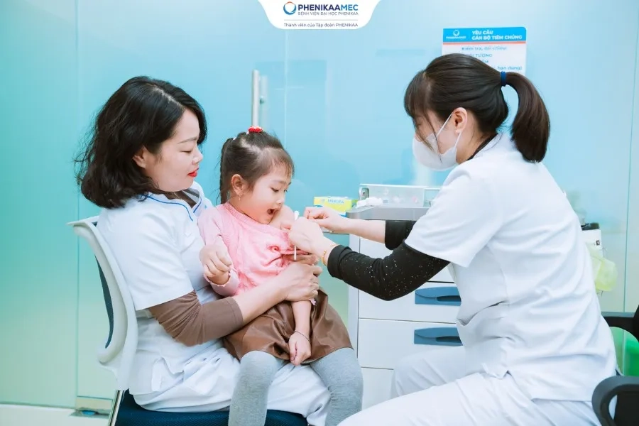 Quy trình tiêm chủng đạt chuẩn tại Trung tâm Tiêm chủng PhenikaaMec