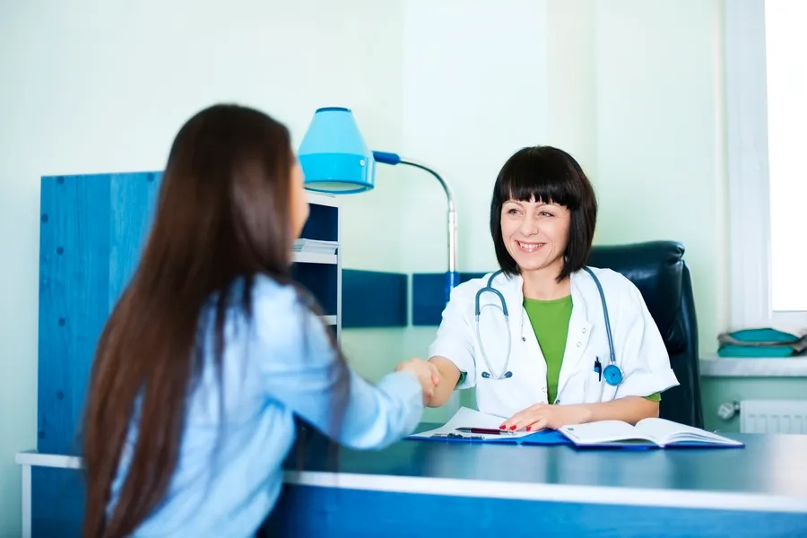 Trễ kinh thường xuất hiện sau khi có máu báo thai vài ngày