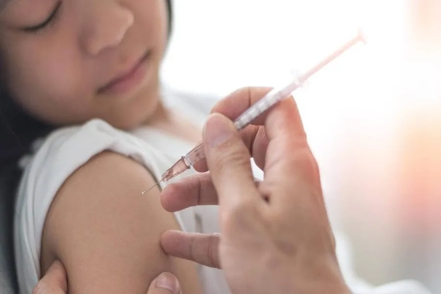 Trẻ từ 9 - 14 tuổi là độ tuổi tiêm vắc xin HPV lý tưởng nhất được Bộ Y tế khuyến cáo