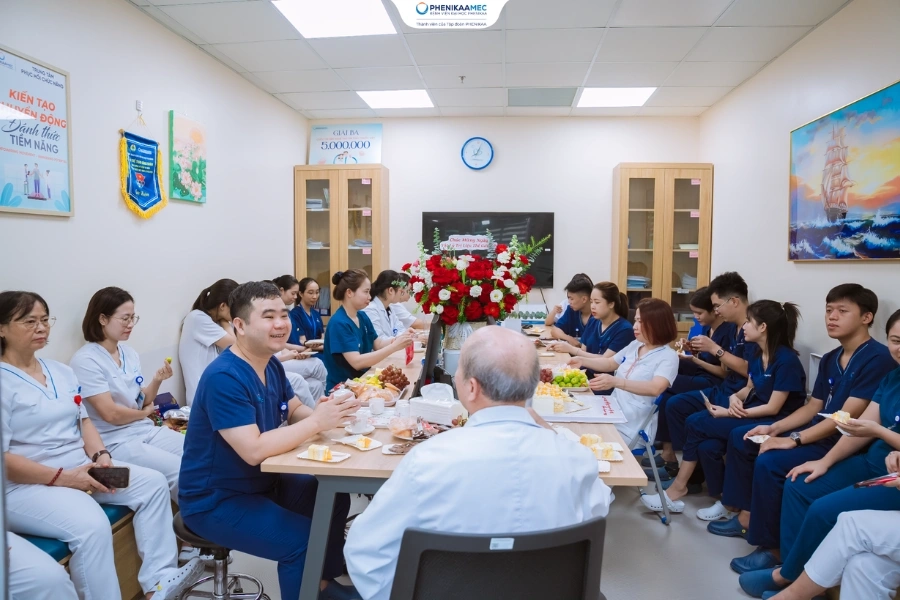 Ngày Vật lý trị liệu Thế giới: PhenikaaMec tri ân những người đồng hành phía sau mỗi bước tiến của người bệnh