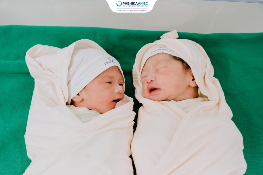 Dọa sảy từ tuần 12, nguy cơ sinh non tuần 32: Nỗ lực kéo dài thai kỳ song thai đến gần 37 tuần