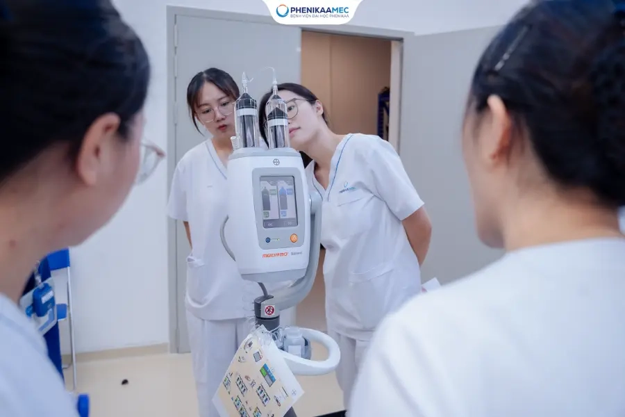 PhenikaaMec đón tiếp đoàn học viên Thạc sĩ Điều dưỡng từ Hồng Kông đến học tập và trao đổi chuyên môn