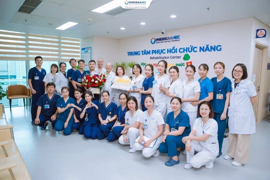 Ngày Vật lý trị liệu Thế giới: PhenikaaMec tri ân những người đồng hành phía sau mỗi bước tiến của người bệnh