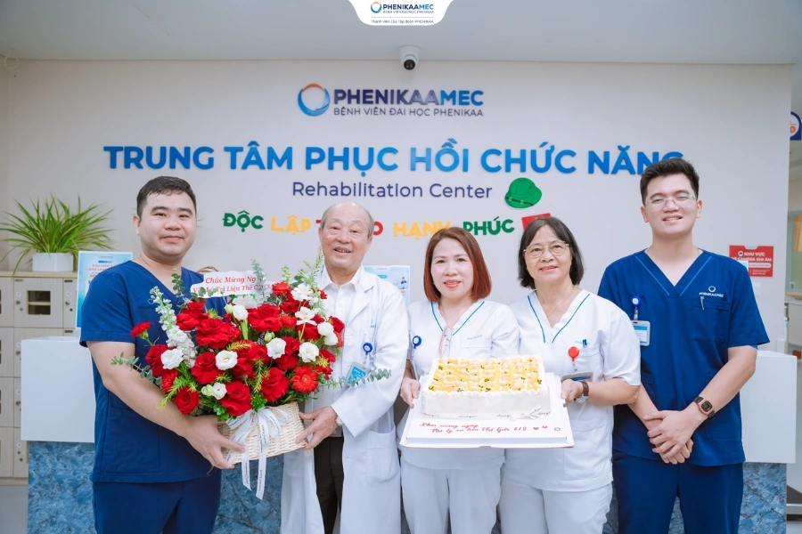 Ngày Vật lý trị liệu Thế giới: PhenikaaMec tri ân những người đồng hành phía sau mỗi bước tiến của người bệnh